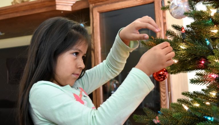 girl-Christmas-tree