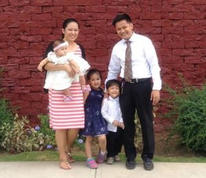 family with 3 children