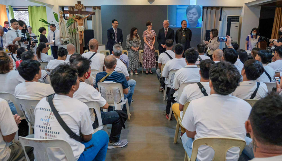 elder kearon visits philippines